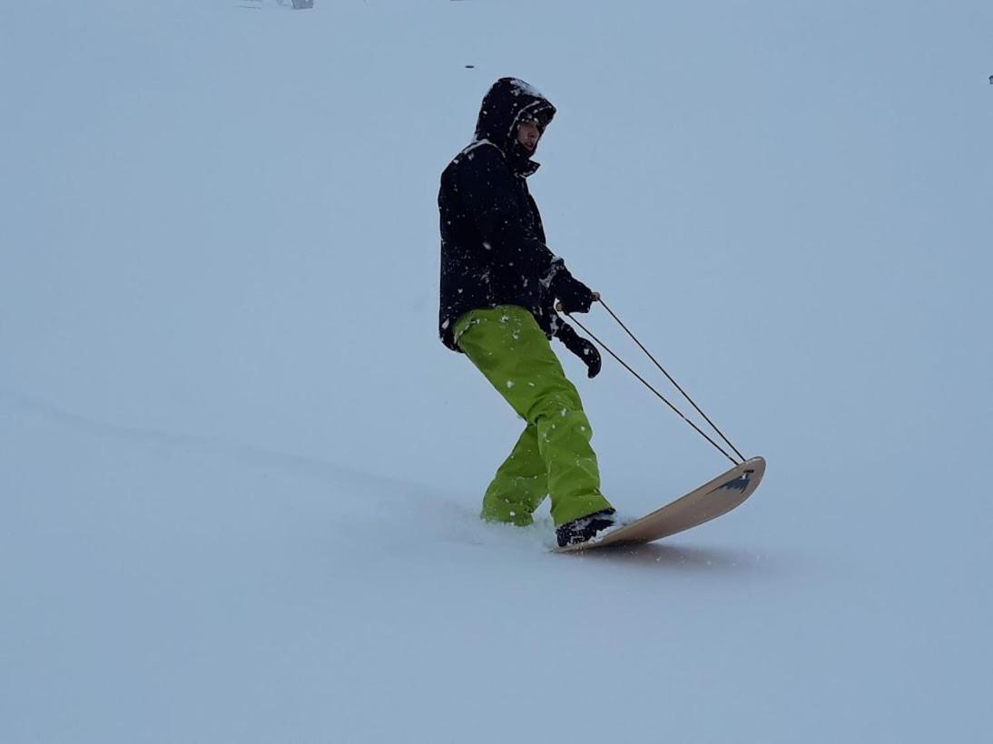 Snow+Surf B&B Lauenen Kültér fotó